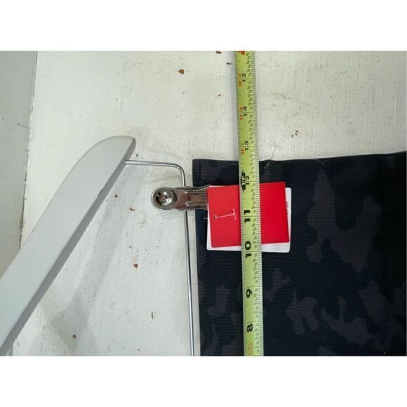 Spanx NWT Look at me Now Black Camo Leggings Size M - Picture 8 of 10